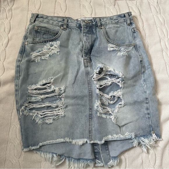 One Teaspoon 2020 Denim Skirt Distressed Size 32 - Picture 6 of 12